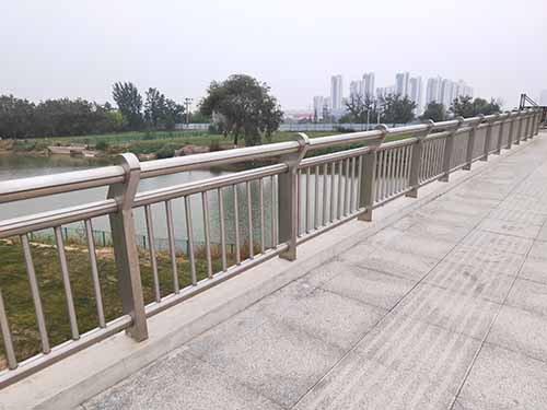 不銹鋼護(hù)欄